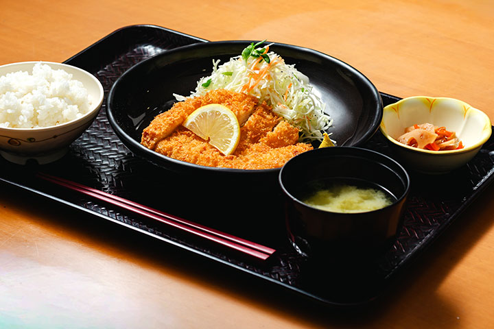 レストランの定食